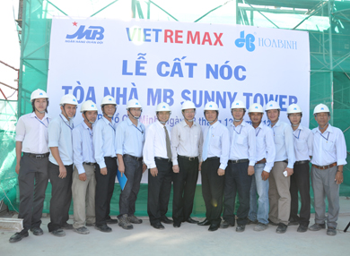 Cất nóc 2 công trình tại TP.HCM và Hà Tĩnh