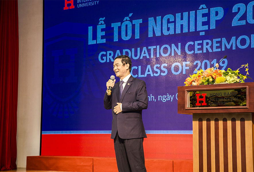 CEO Lê Viết Hải tham dự và chúc mừng các tân cử nhân