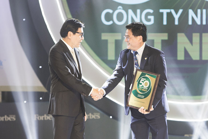 Tập đoàn Xây dựng Hòa Bình 4 lần liên tiếp đạt Top 50 Công ty niêm yết tốt nhất Việt Nam