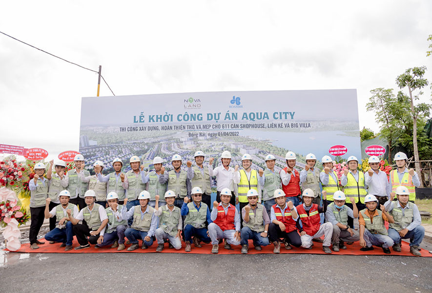 Hòa Bình tổ chức khởi công hai gói thầu mới tại đại dự án Aqua City