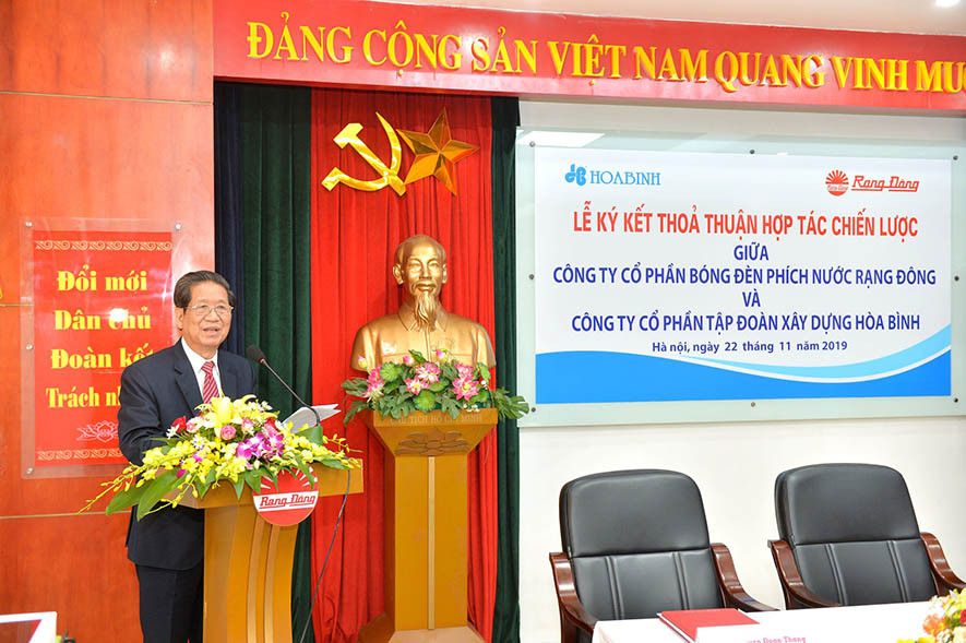 Tập đoàn Xây dựng Hòa Bình và Công ty CP Bóng đèn phích nước Rạng Đông ký hợp tác chiến lược