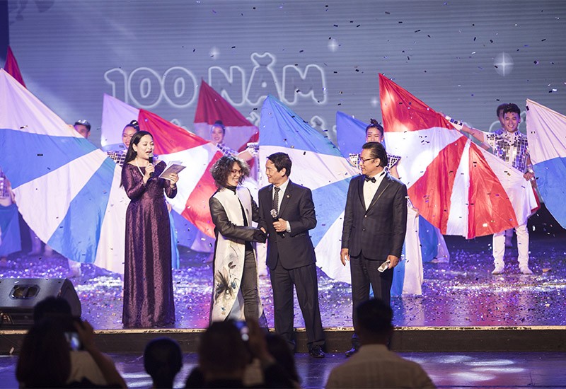 Đêm tưởng niệm 100 năm ngày sinh Cố Chủ tịch Lê Mộng Đào 