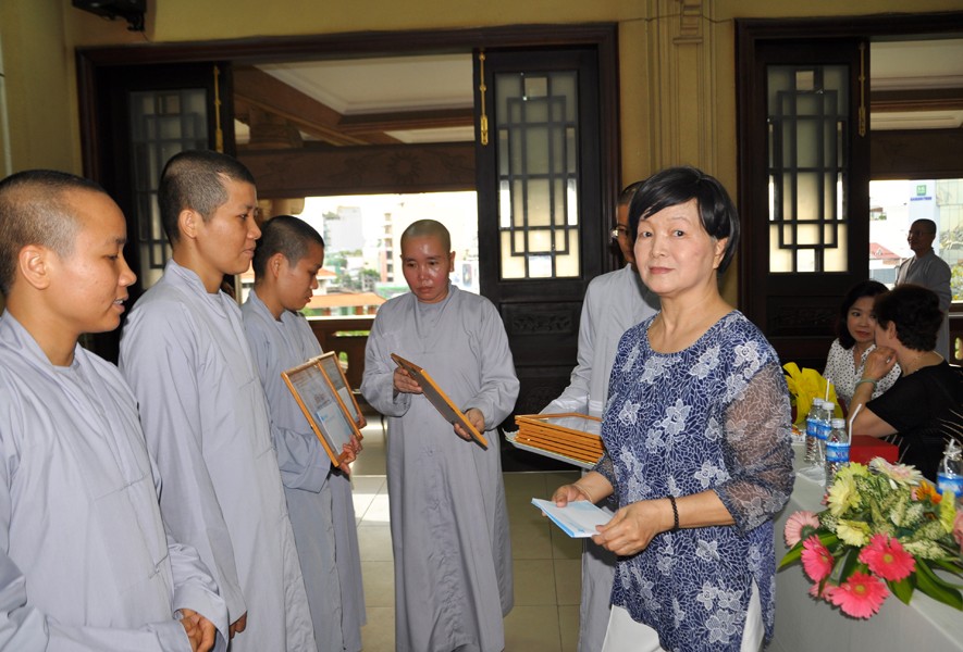 Trao 47 suất học bổng cho Học viện Phật giáo Việt Nam