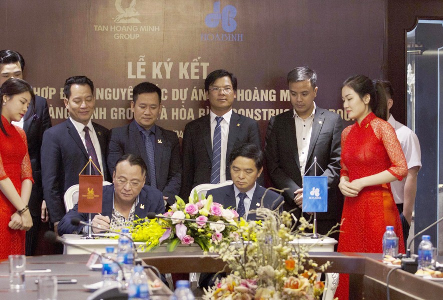 Hòa Bình ký kết hợp tác làm Tổng thầu D&B dự án của Tân Hoàng Minh
