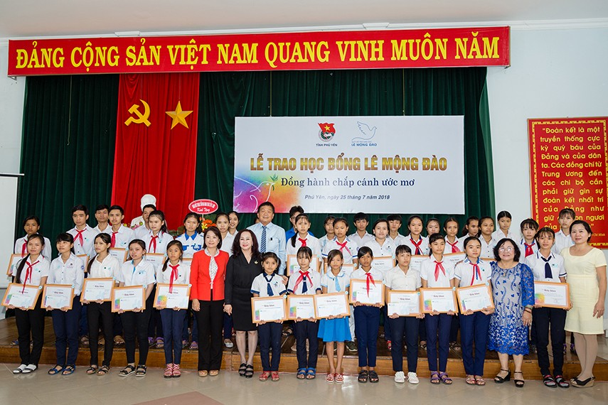Quỹ Lê Mộng Đào tiếp tục đồng hành cùng các SV-HS tại 5 tỉnh thành