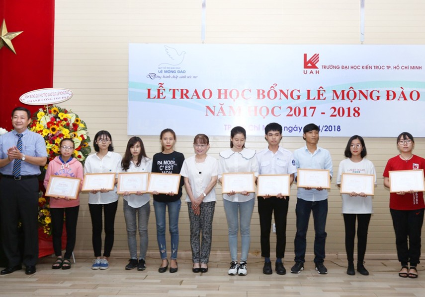 Trao 37 suất học bổng Lê Mộng Đào cho sinh viên Kiến trúc 