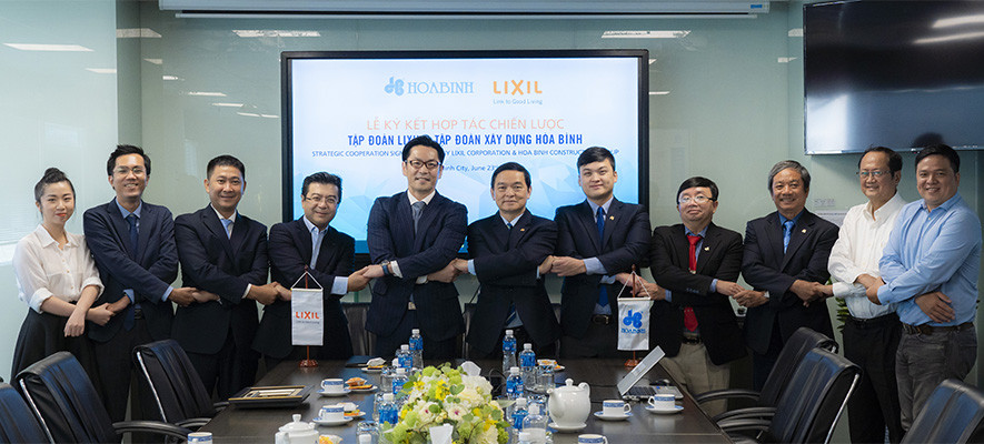Hòa Bình và Tập đoàn LIXIL ký kết hợp tác chiến lược